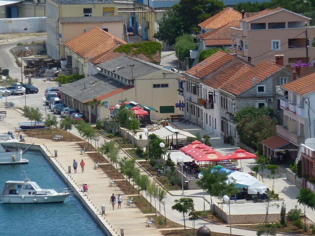 Apartment With Sea View Sali