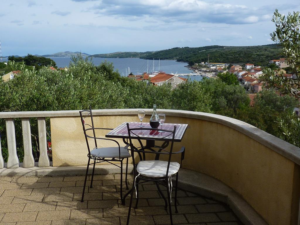 Apartment With Sea View *